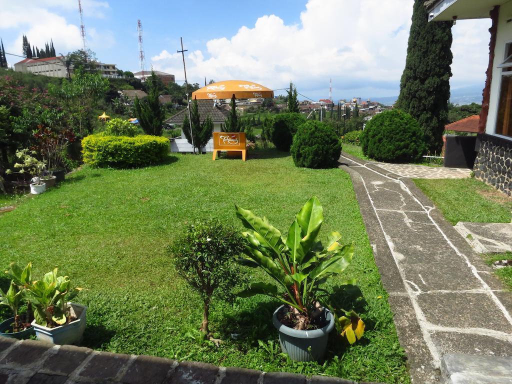 Hotel Selecta Batu  Buitenkant foto