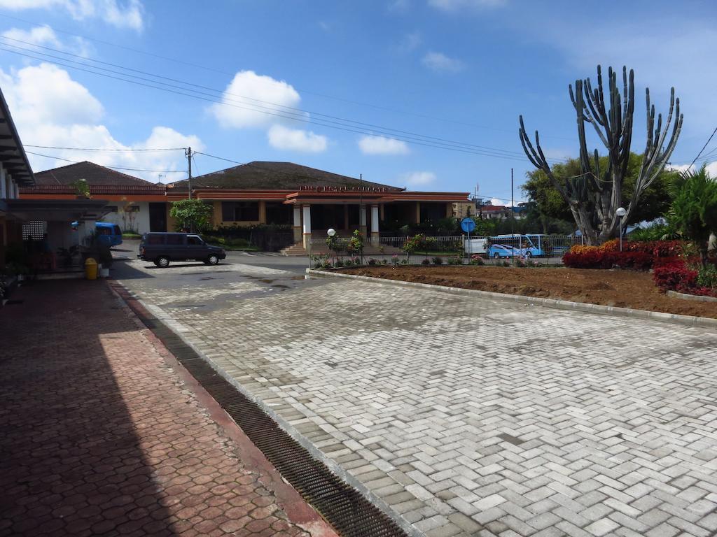 Hotel Selecta Batu  Buitenkant foto