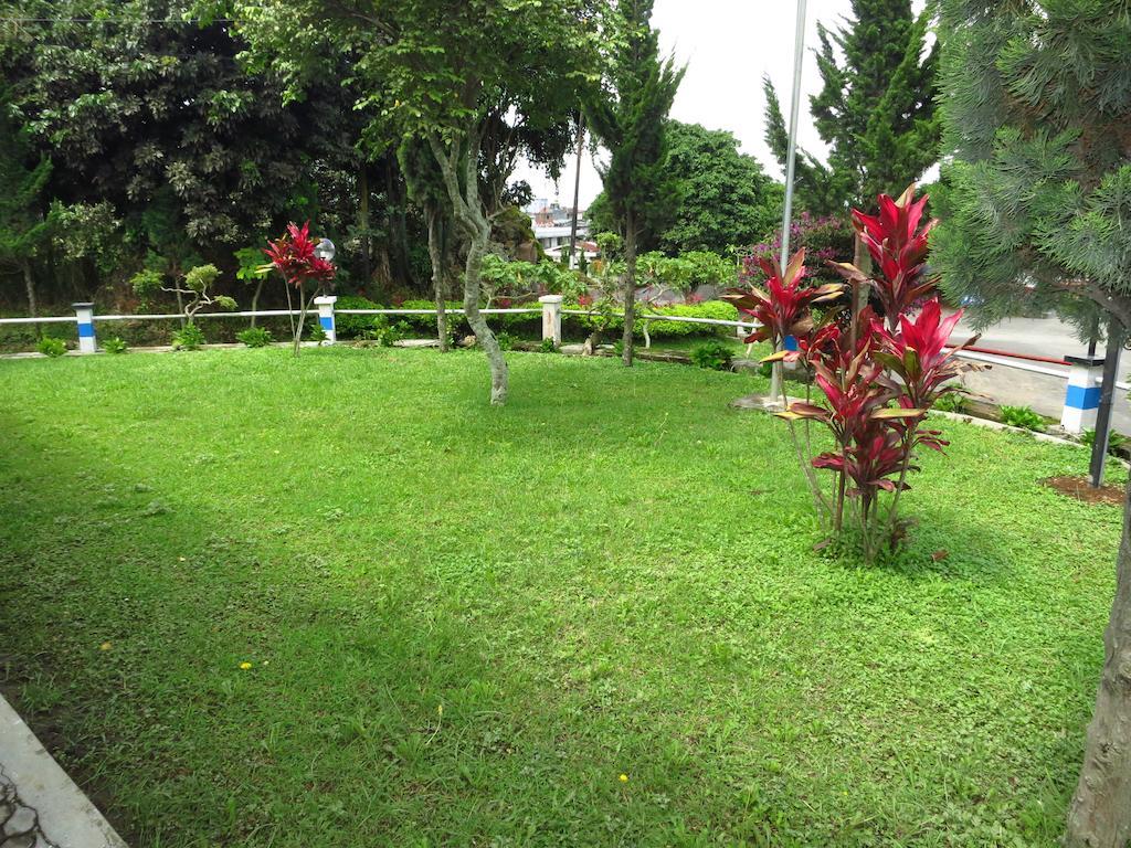 Hotel Selecta Batu  Buitenkant foto