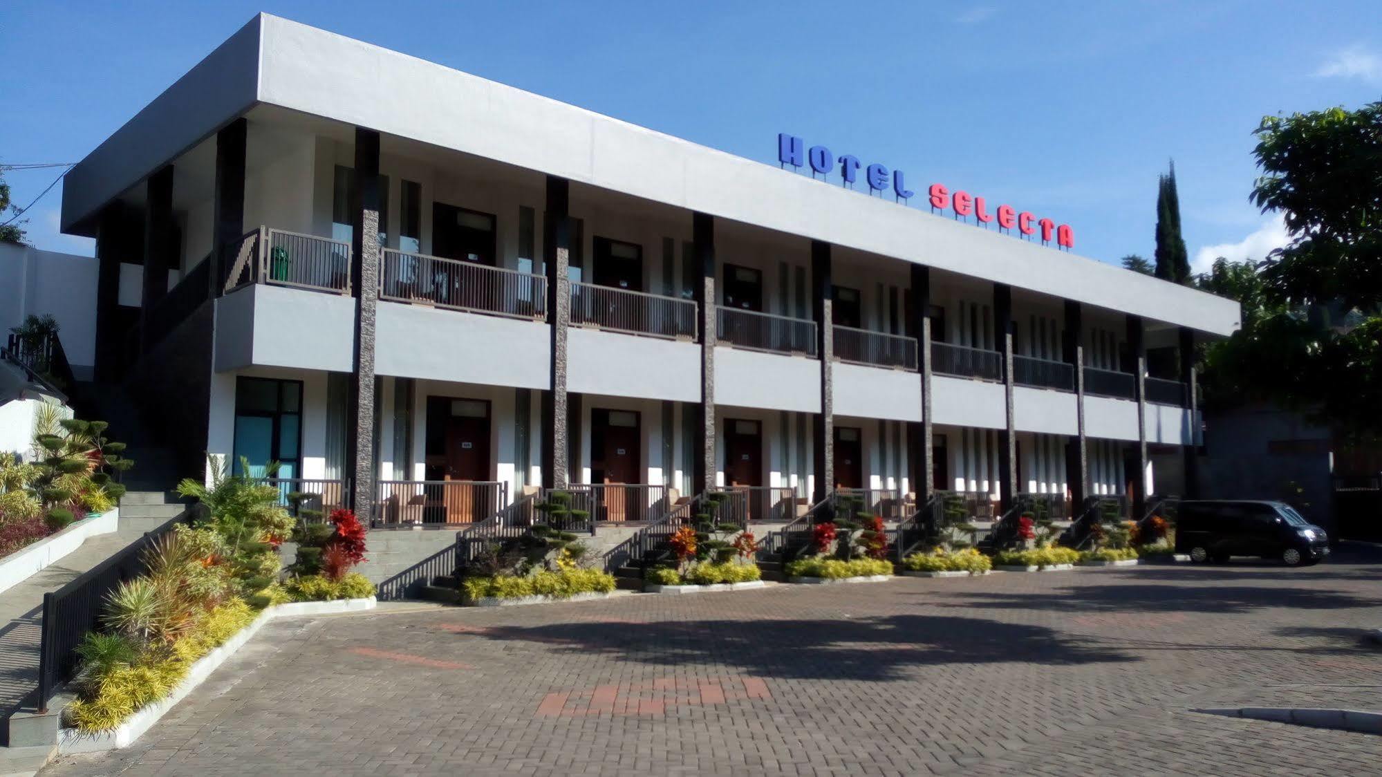 Hotel Selecta Batu  Buitenkant foto