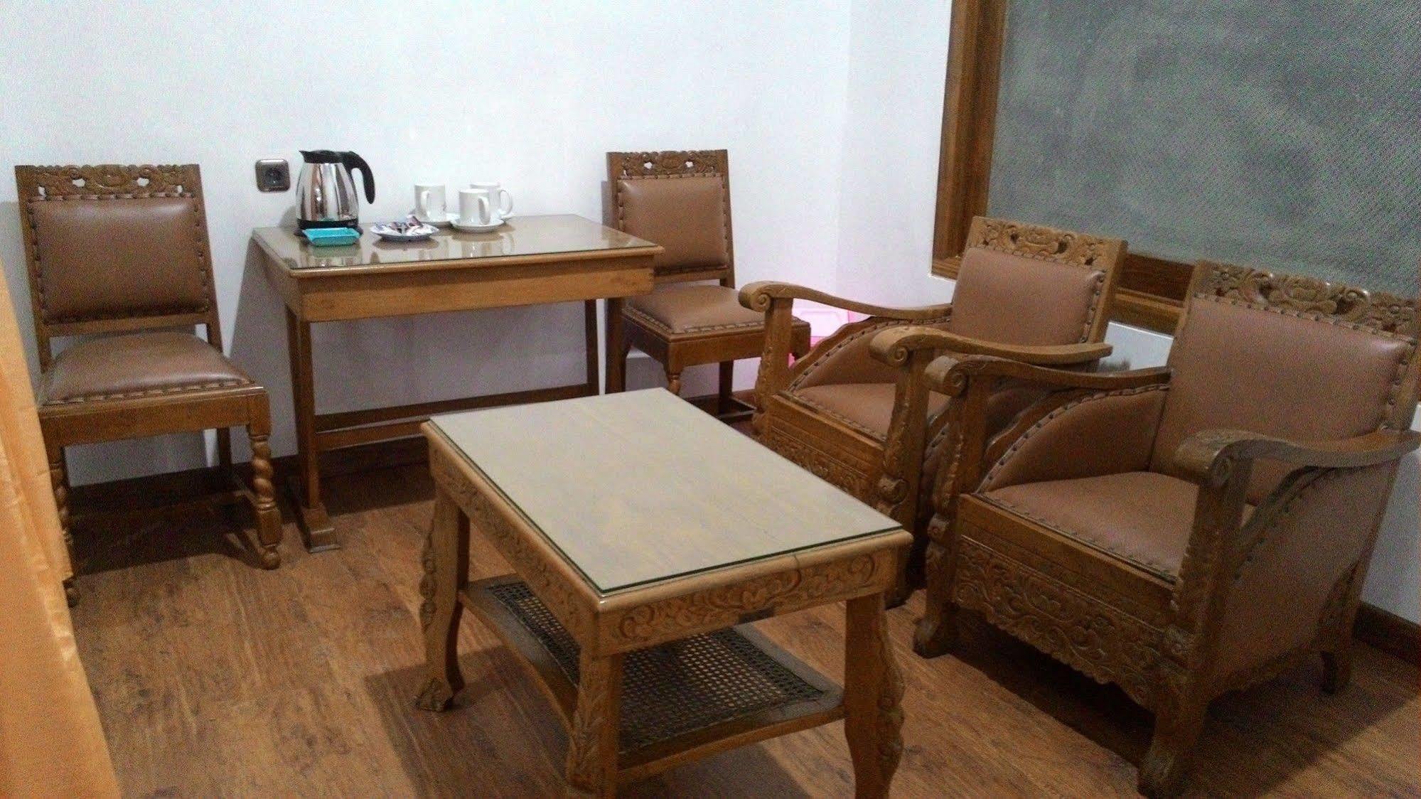 Hotel Selecta Batu  Buitenkant foto